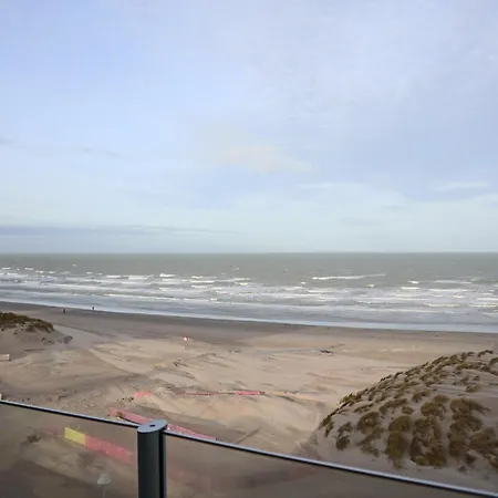 Coastal Comfort By The Sea