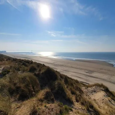 Coastal Comfort By The Sea