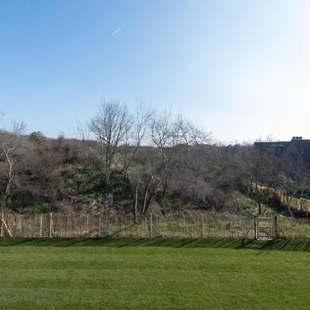 Coastal Comfort By The Sea